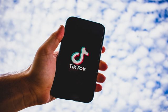 IVA en la economía digital: obligaciones fiscales para Influencers y creadores de contenido